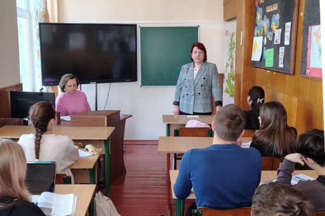  Ознайомлення з освітніми програмами учнів 11-А класу